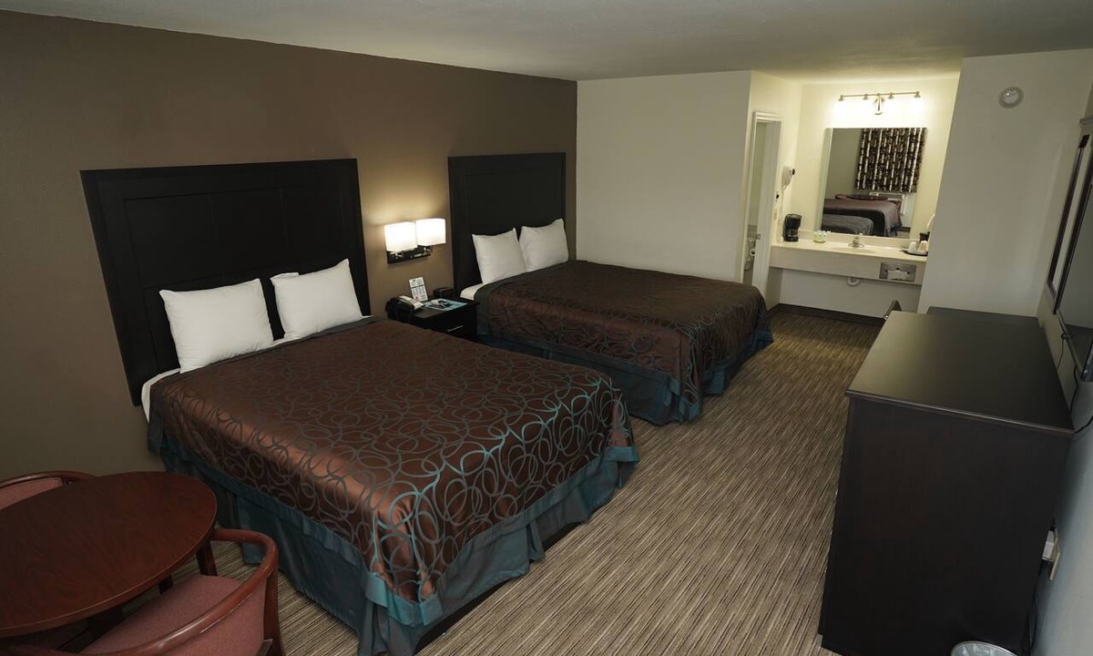 Fredericktown Hotel | Madison Inn Lodge