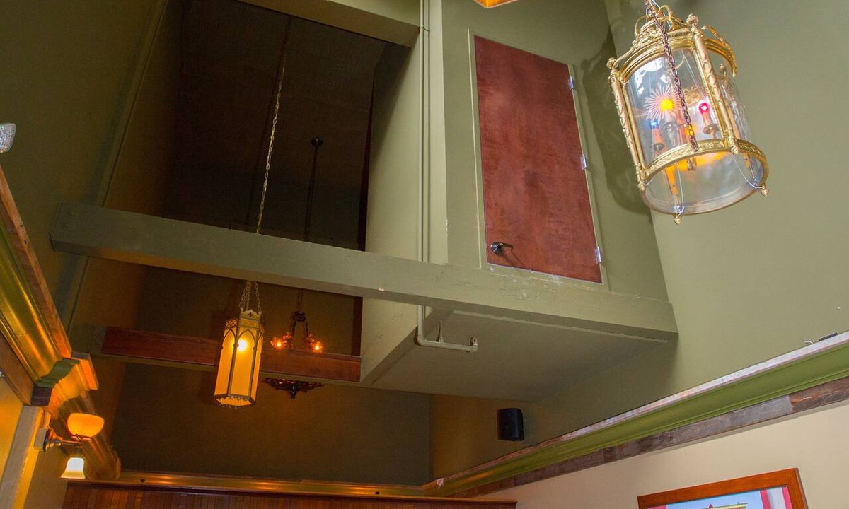 Bothell Hotel | McMenamins Anderson School