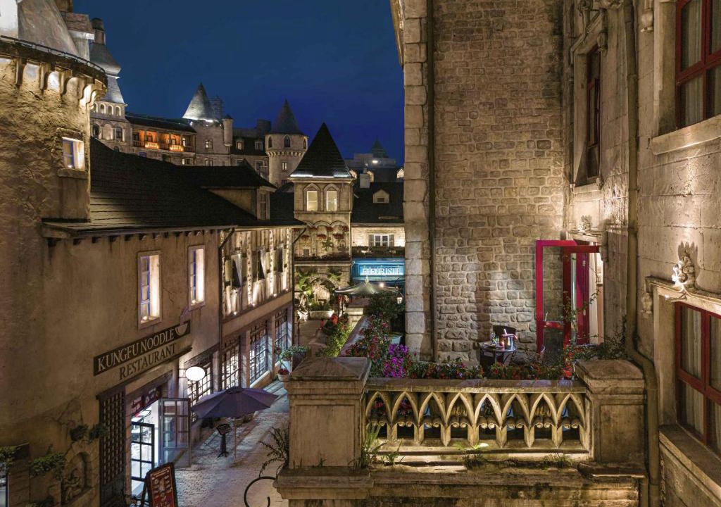 Hoa Vang Hotel | Mercure Danang French Village Bana Hills