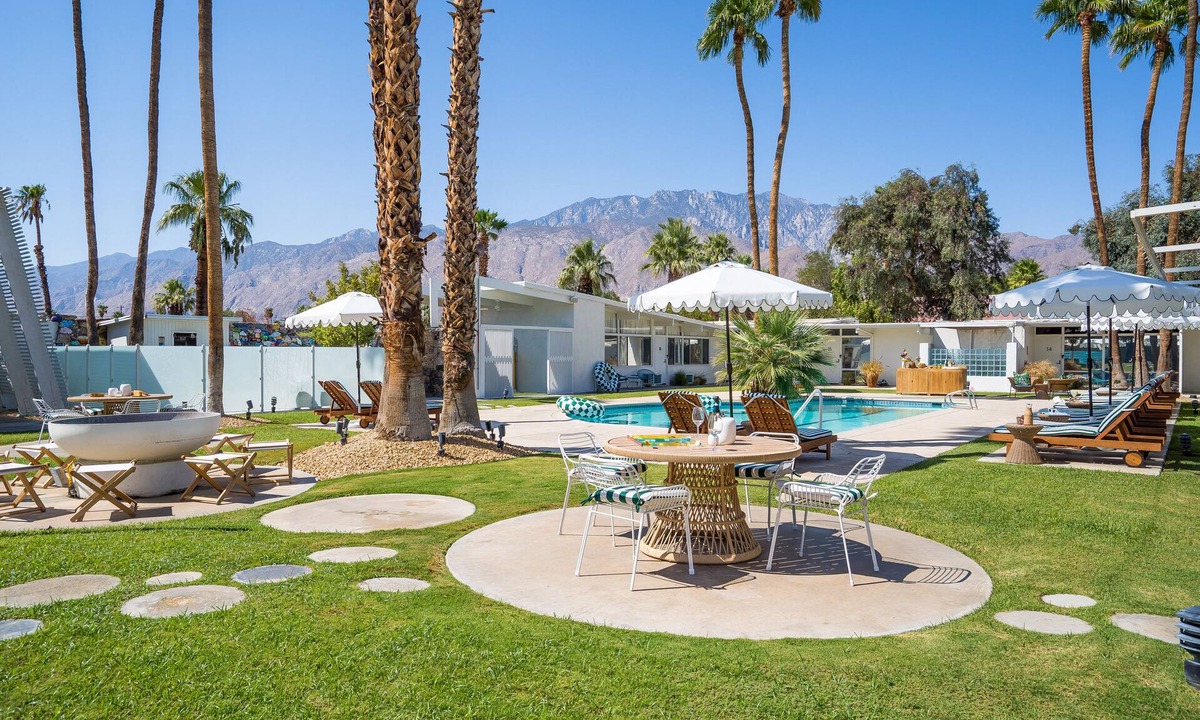Desert Park Estates Hotel | Monkey Tree Hotel 16 by AvantStay | Stylish Hotel in Palm Springs w/Pool!