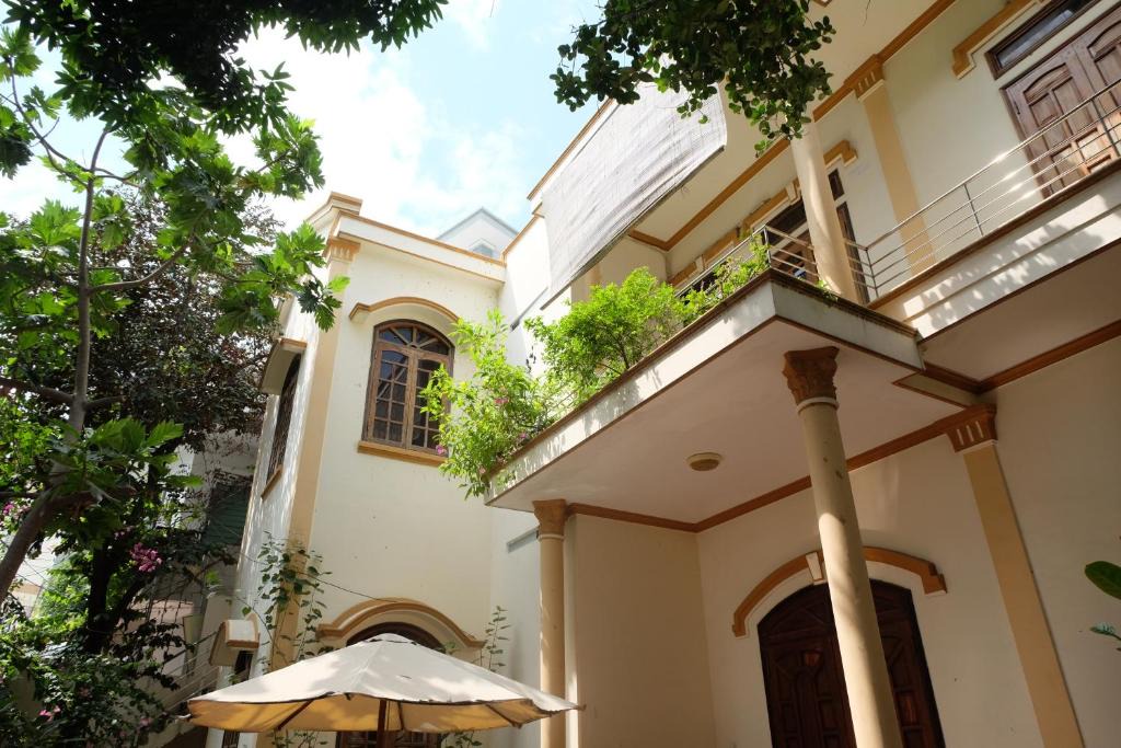 Phuoc Long House | Moon house tropical garden - Valentine
