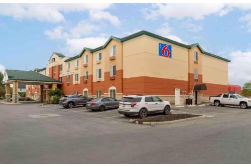 Findlay Hotel | Motel 6 Suites Findlay Tiffin Avenue, OH