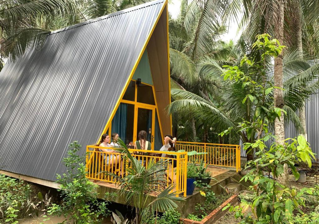 Giong Trom Bed & Breakfast | Mr Biker Ben Tre Homestay & Tours