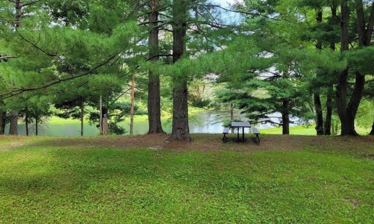 Grand Blanc RV Rental | OakHill a Peaceful Paradise!