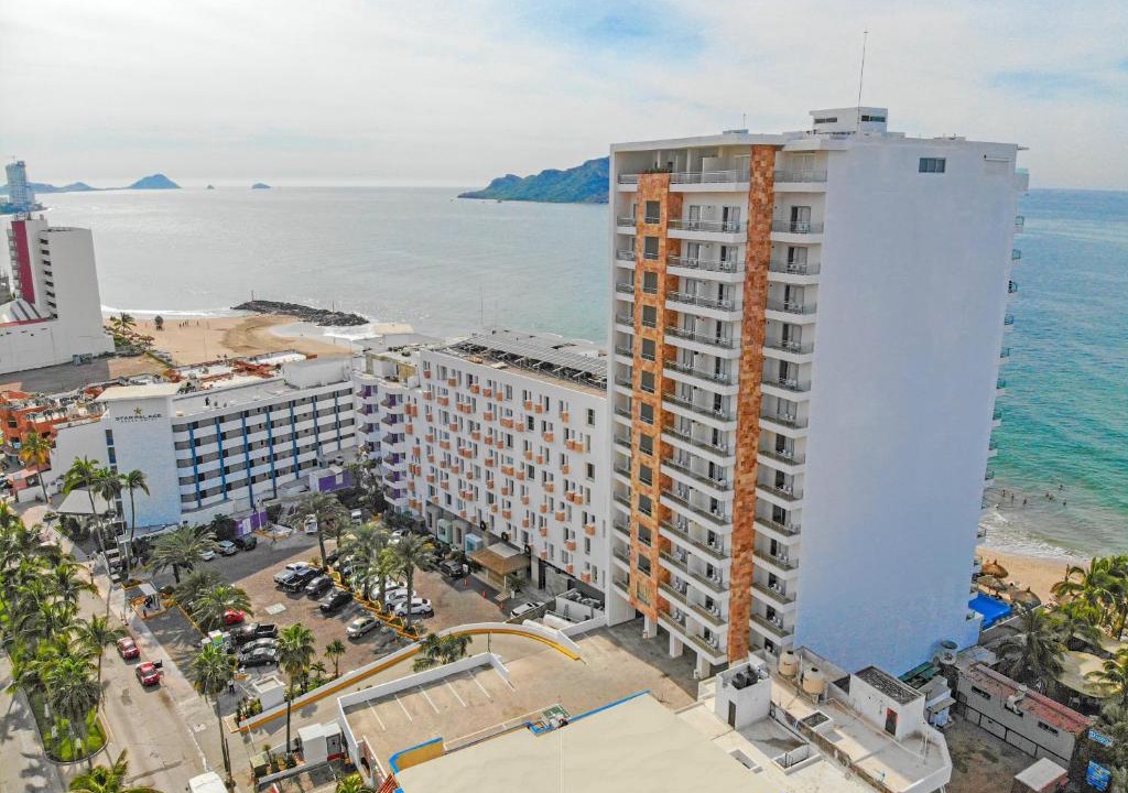 Zona Dorada Hotel | Pacific Palace Beach Tower Hotel