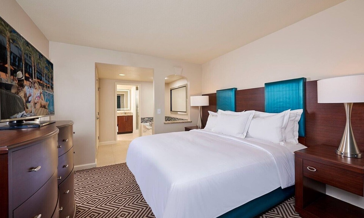Winchester Hotel | Paradise, a Hilton Grand Vacations Club near the Las Vegas Convention Center