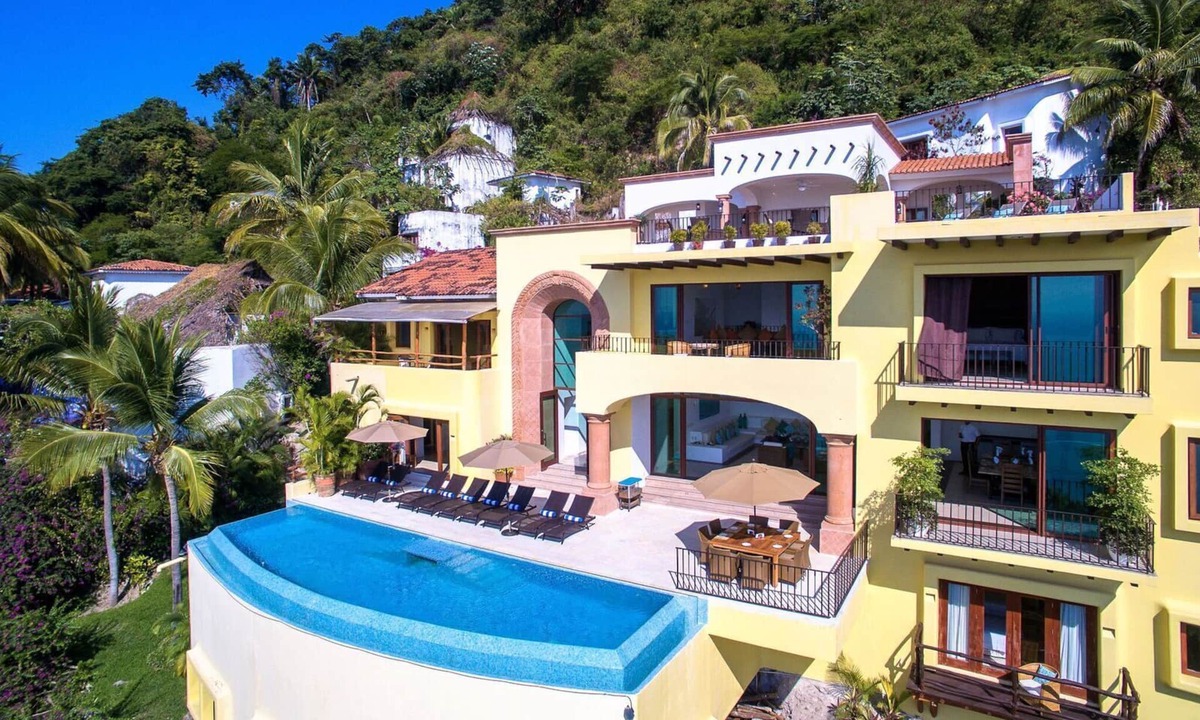 Conchas Chinas Villa | PAY 6 STAY 7 NIGTHS until Oct 31. Luxury Villa Stunning Views at Conchas Chinas