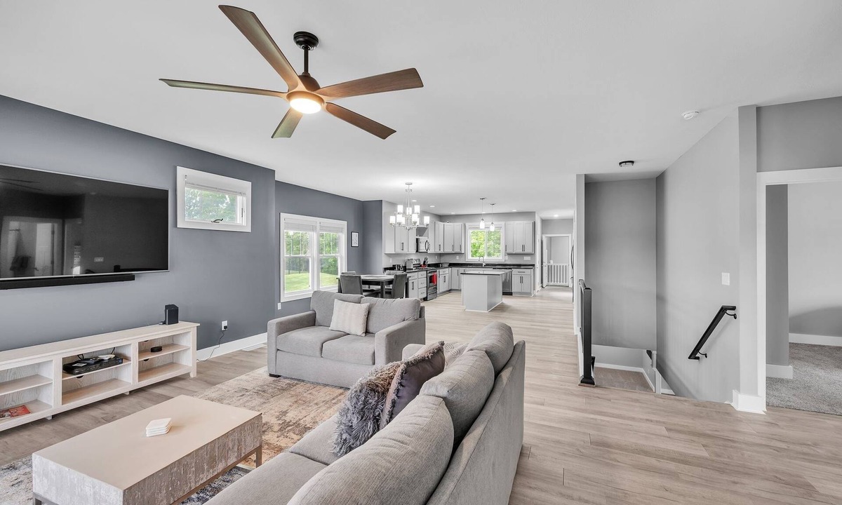 South Bend House | Pet-friendly Getaway With Golf & Private Patio Retreat 4 Bedroom Home