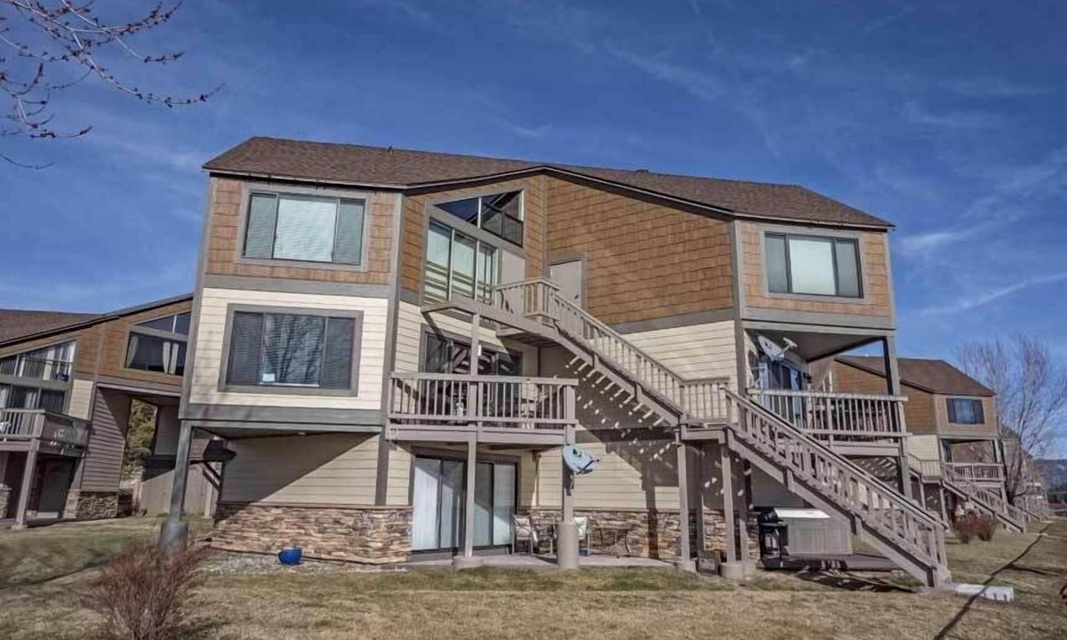 Tahoe Keys Condo | Pet Friendly Tahoe Keys Condo Walking Distance to the Lake -Monthly Stays