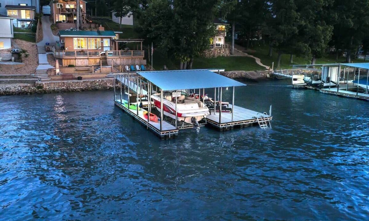 Sunrise Beach Cottage | Powell Lakehouse | Hot Tub, Dock & Sunset Views | Featured on Staycation episode