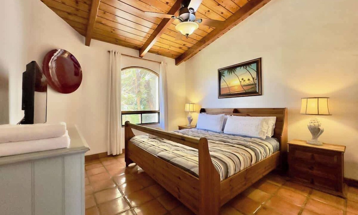 Playas de Rosarito Apartment | Puerto Nuevo Surf Casita Encanto 1BR with pool