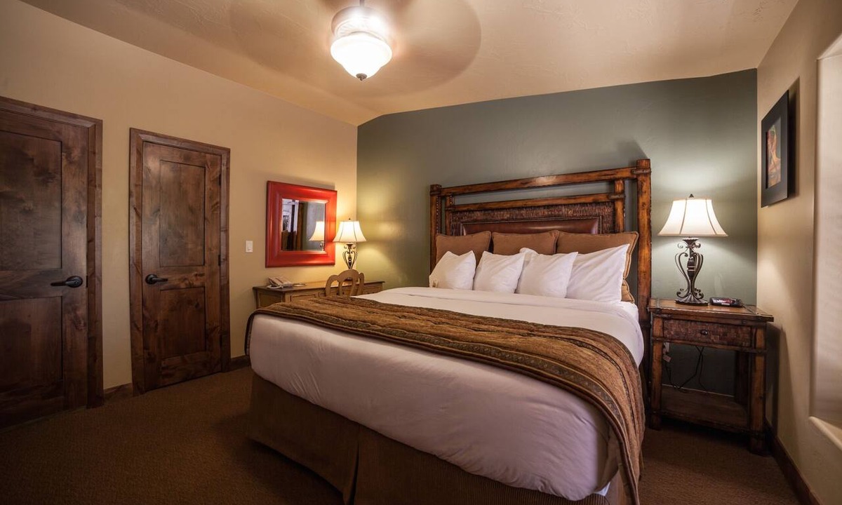 Zion National Park South Entrance Hotel | Red Rock Basecamp | 1 Unit | 0.7 Miles to Zion Nature Center and Main Shuttle Hu