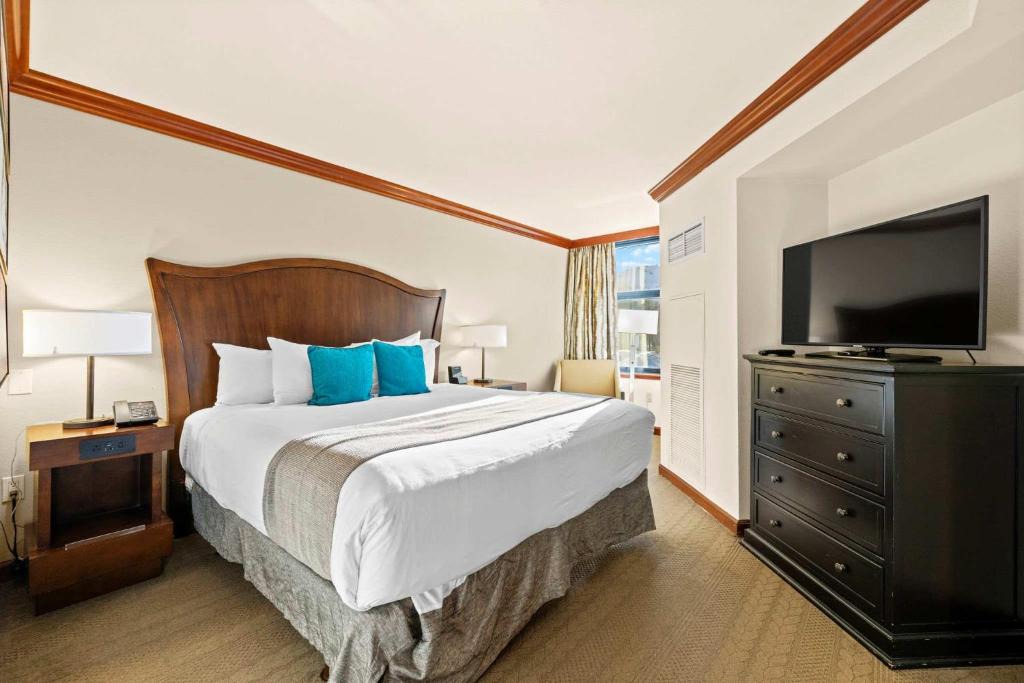 Olympic Valley Hotel | Remodeled Second Floor Valley View suite no resort fee