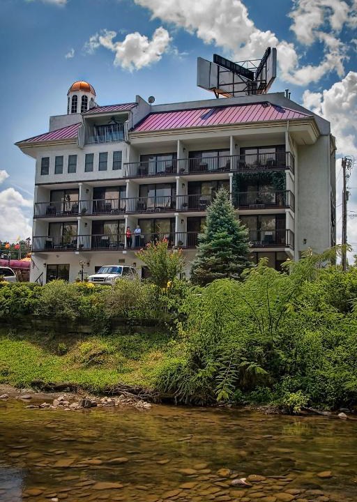 Pigeon Forge Hotel | Rivergate Mountain Lodge