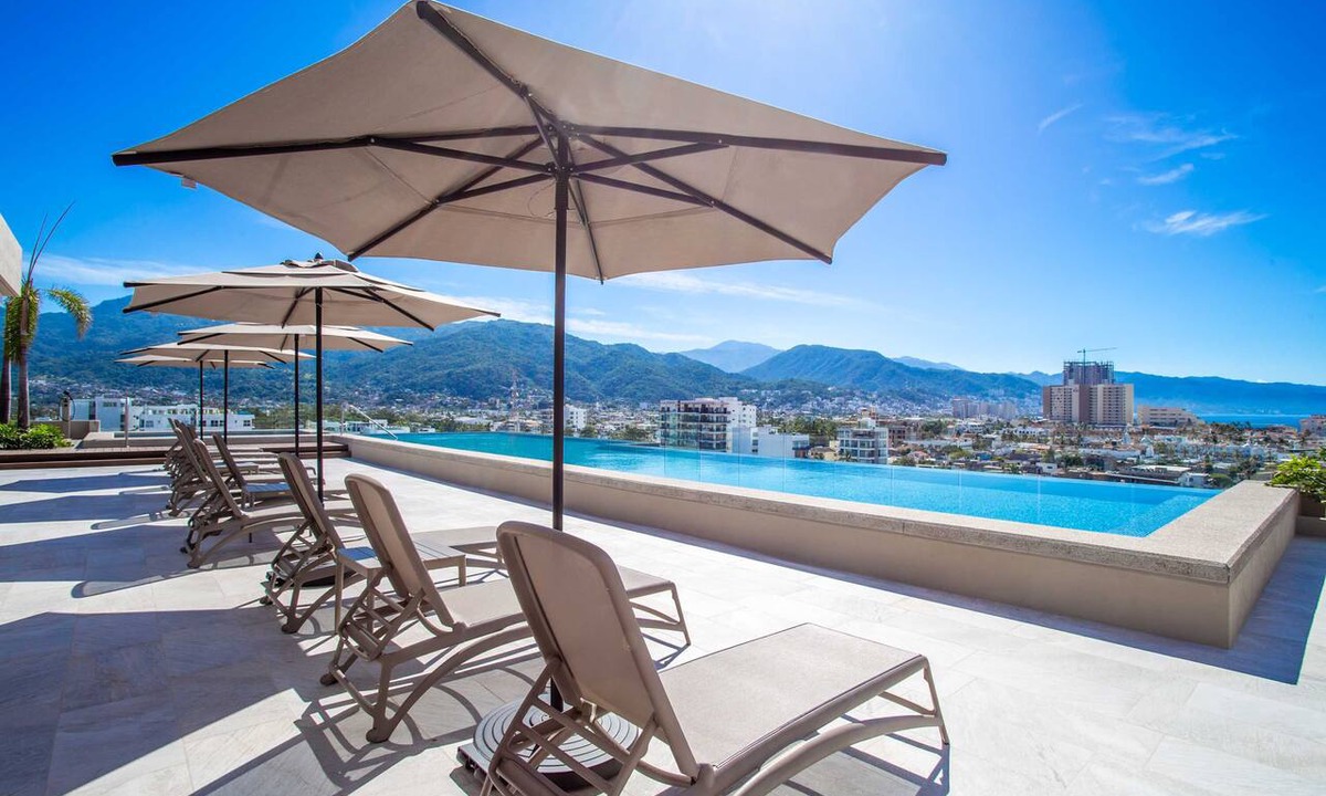Diaz Ordaz Condo | Rooftop Infinity Pool, Top-Floor 2BR in Versalles