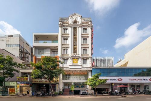 Tan Binh Hotel | SAZI Erato Hotel - Free Airport & Breakfast