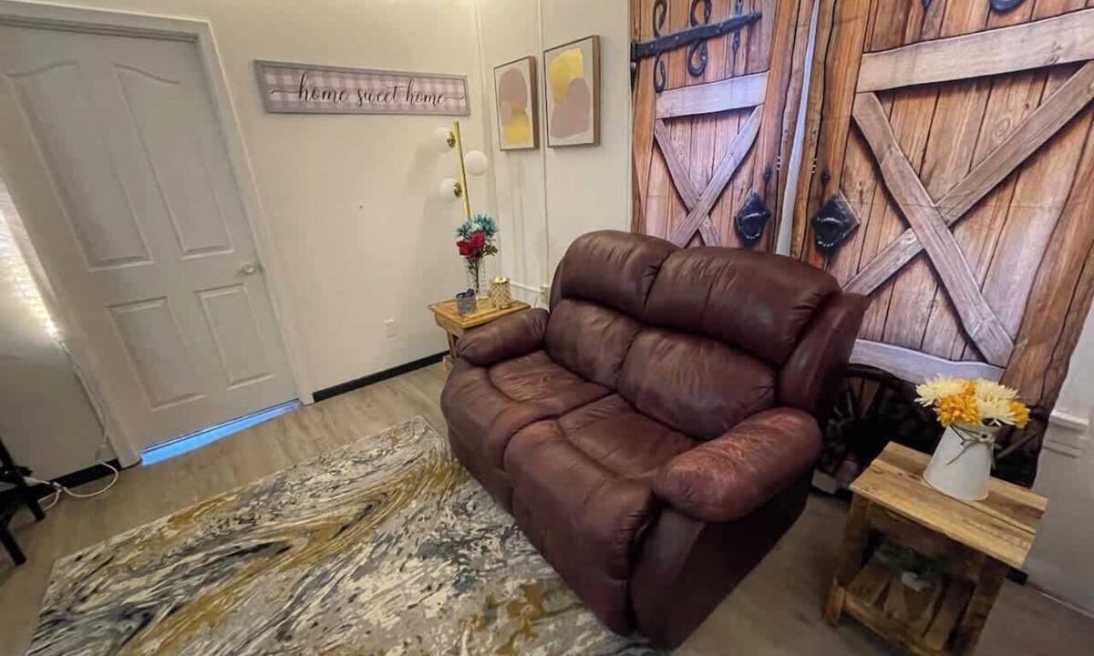 Mountain Iron Apartment | Second-Floor Apartment