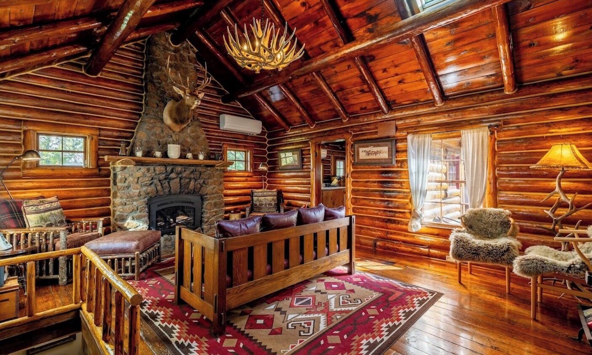 Shell Cabin | Shell Town Cabin- Classis Log Cabin, Large Fireplace, Base of the Bighorns Location