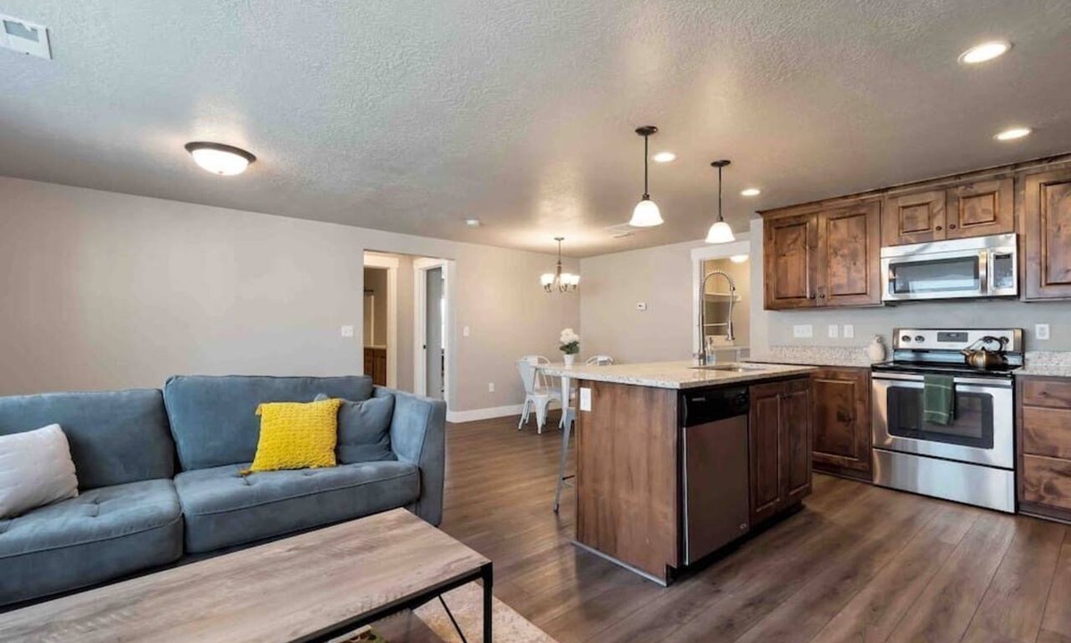 Vineyard Apartment | Sleepy Ridge Apt, Self Check-In, Parking