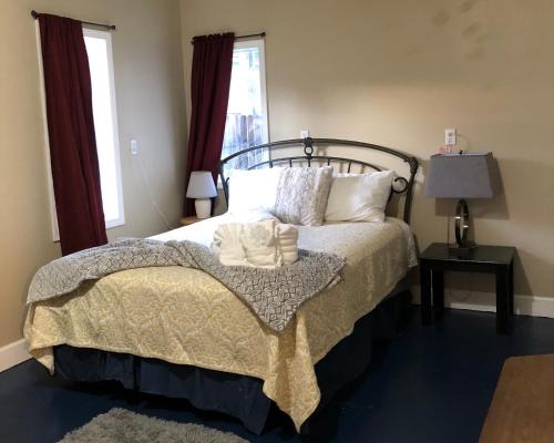 Mendenhaven Apartment | Sluice Box - Affordable, Convenient, and near Mendenhall Glacier- DISCOUNTS ON TOURS!