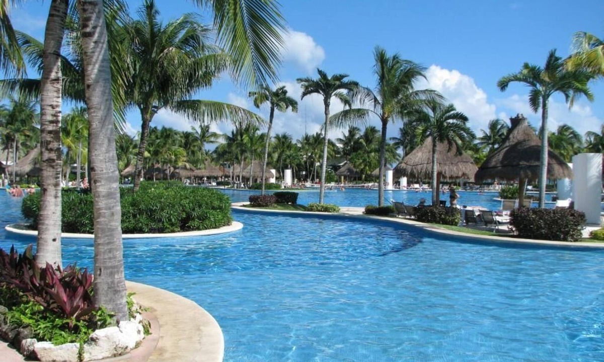 Playacar Resort | Stay at the Incredible Vidanta Resorts in Mexico with Family or Friends!