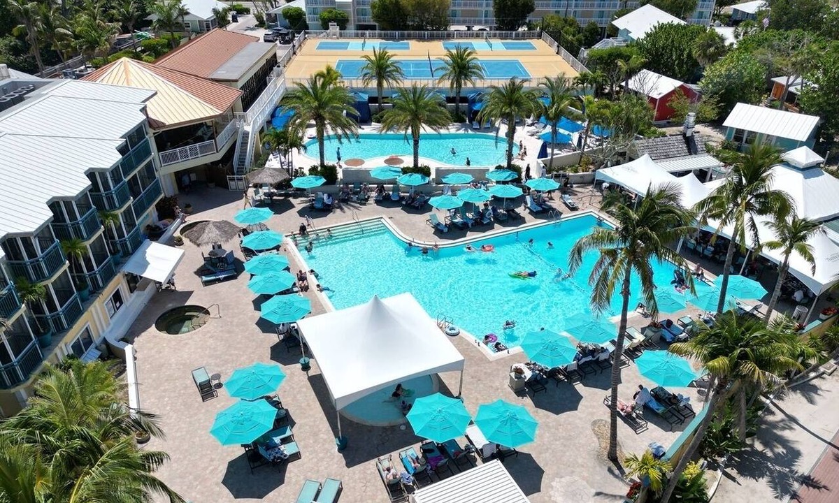 Captiva Hotel | Studio Stay | Beach Access | Tennis | Pickleball | Serenity Pool | Marina