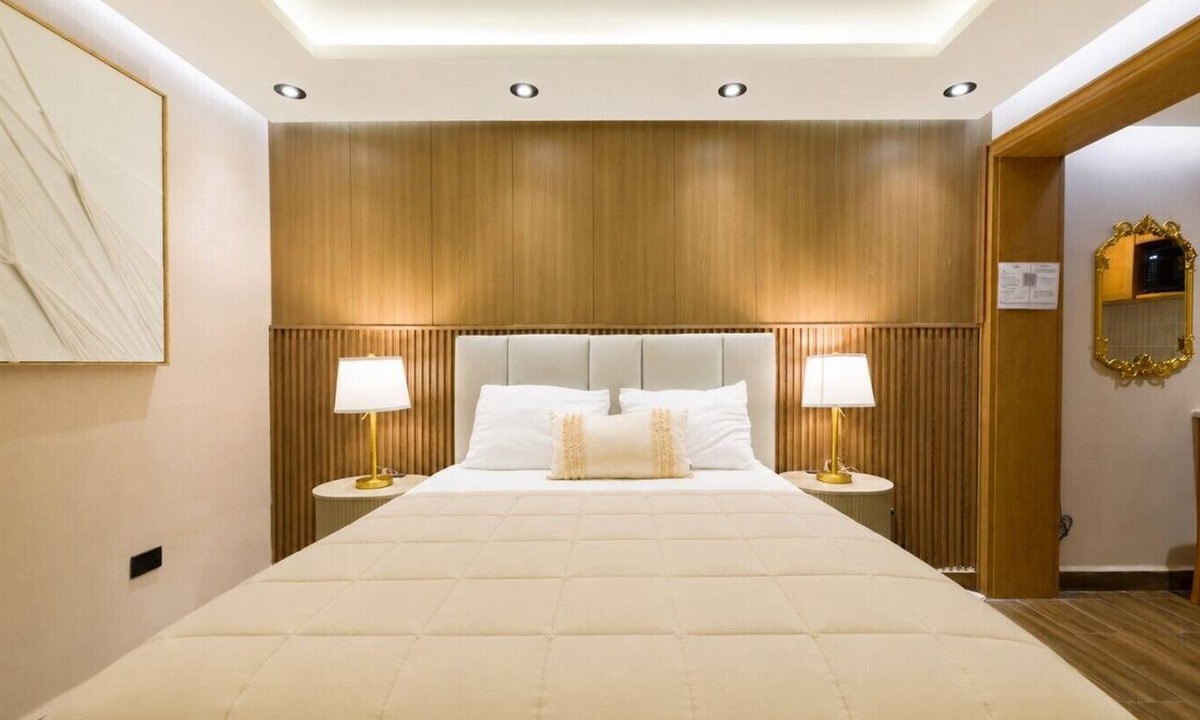 San Pedro Garza Garcia Apartment | Suite Rubí Red Room | Prime Location in Centrito Valle
