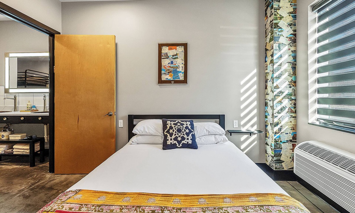 Pacific Hotel | Suite with kitchen near Six Flags and the St. Louis area in The Landing Hub Hotel with onsite activities