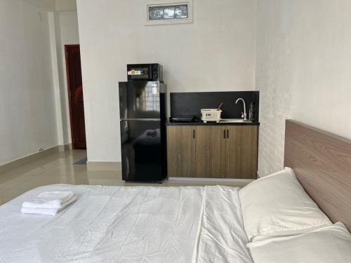 Tan Thuan Tay Apartment | Sunny Studio District 7 next to LotteMart