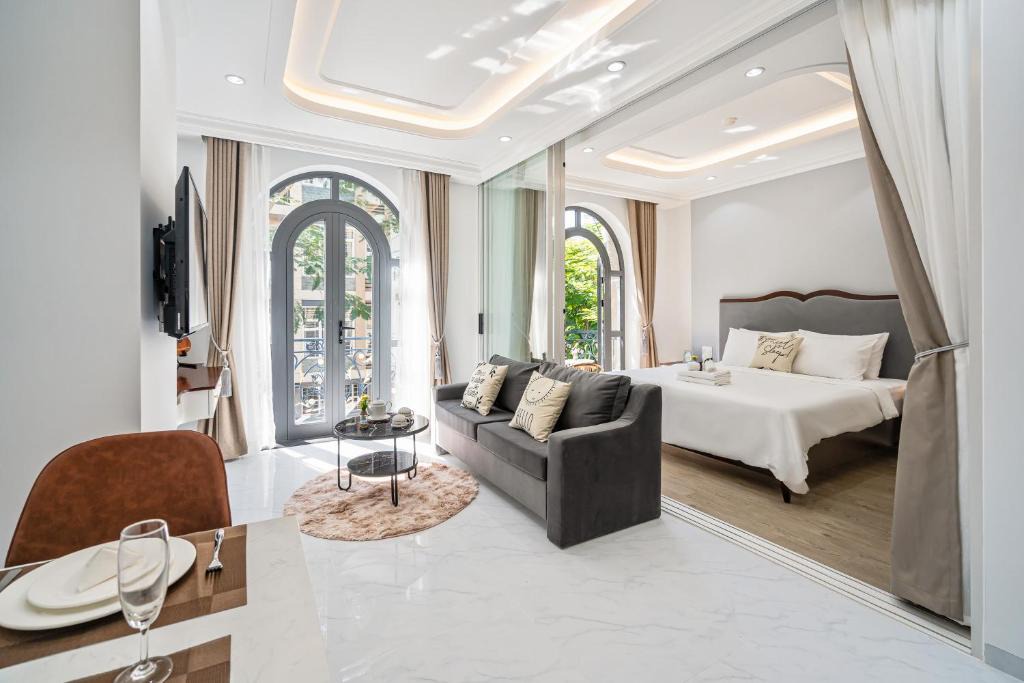 Phu My Hung Hotel | The Royal Homies - Phu My Hung