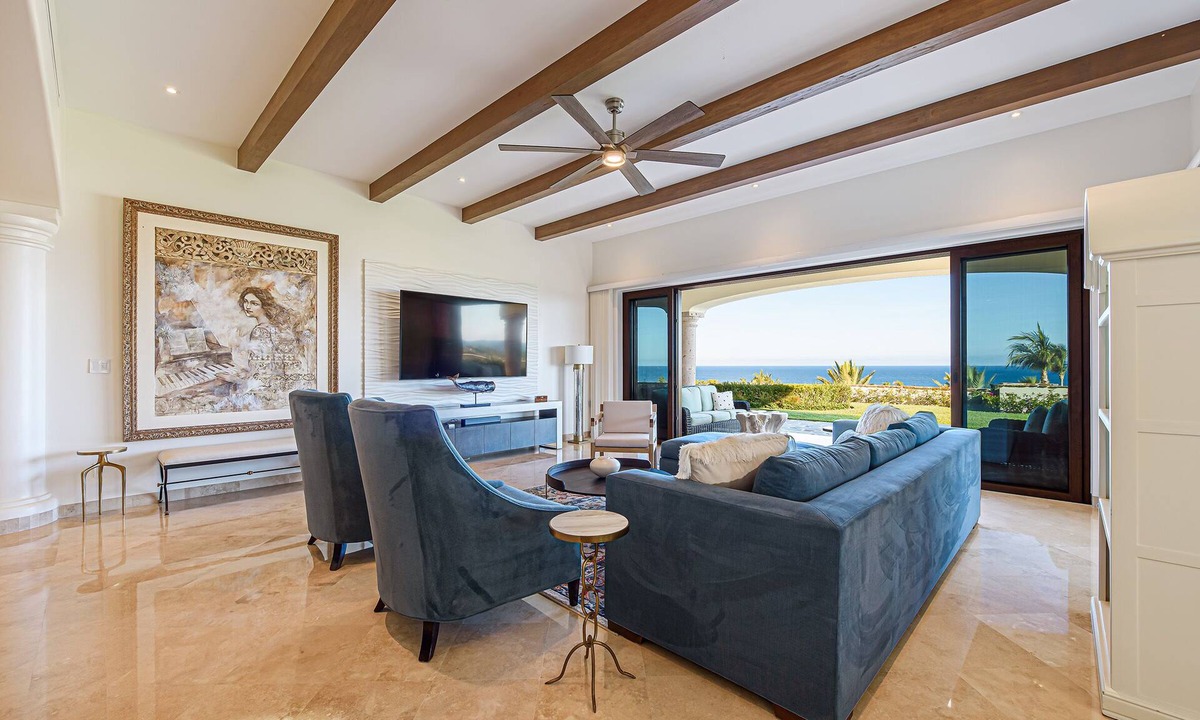 Buzzards Condo | TheNest. Oceanview condo with access to infinity pool and jacuzzi