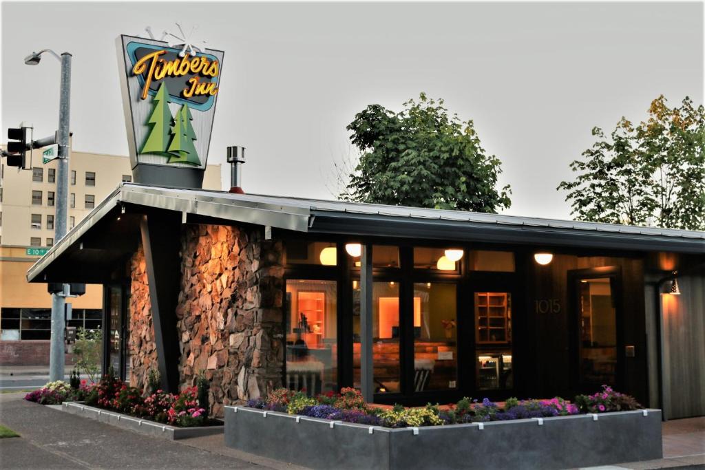 Downtown Eugene Hotel | Timbers Inn
