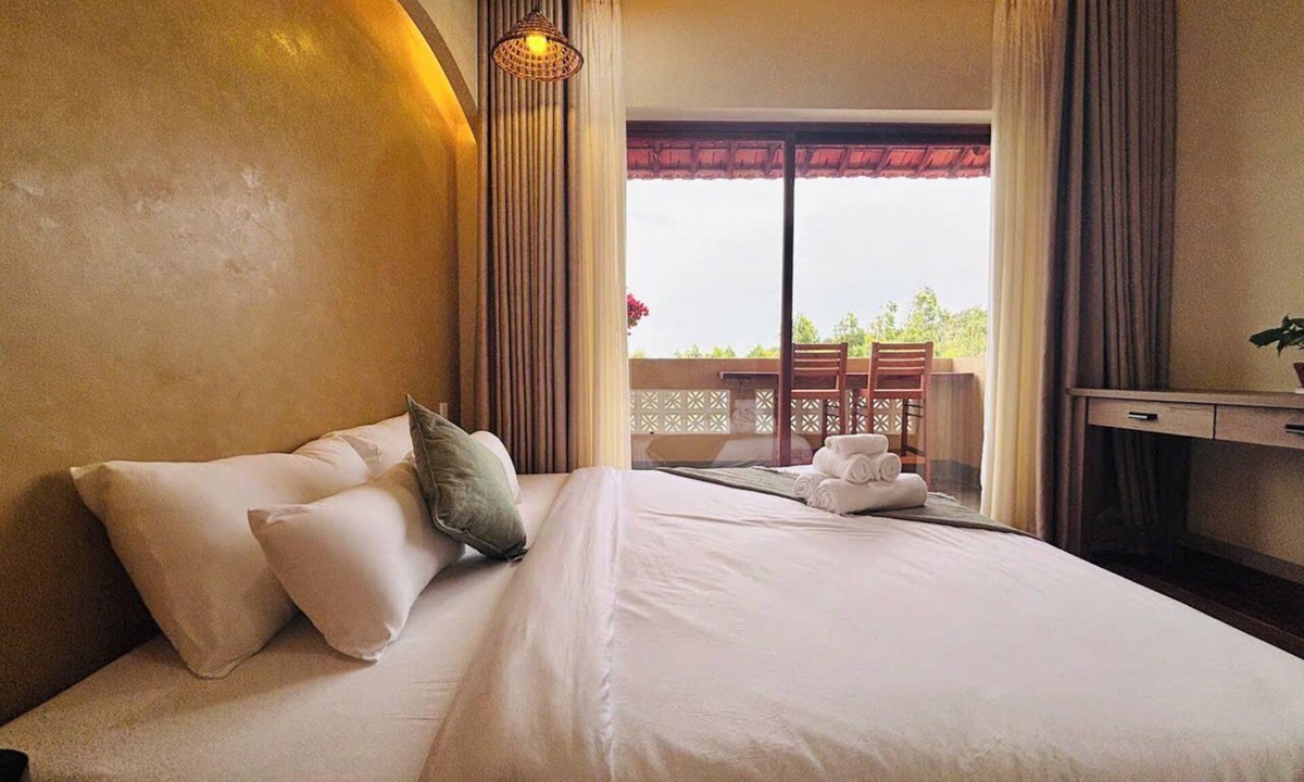 Tuy An Hotel | Tram Seven Retreat House Ganh Da Dia