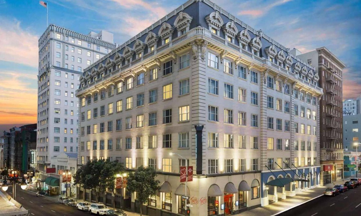 Theater District Hotel | Union Square Base | Bar + Gym + Pet Friendly