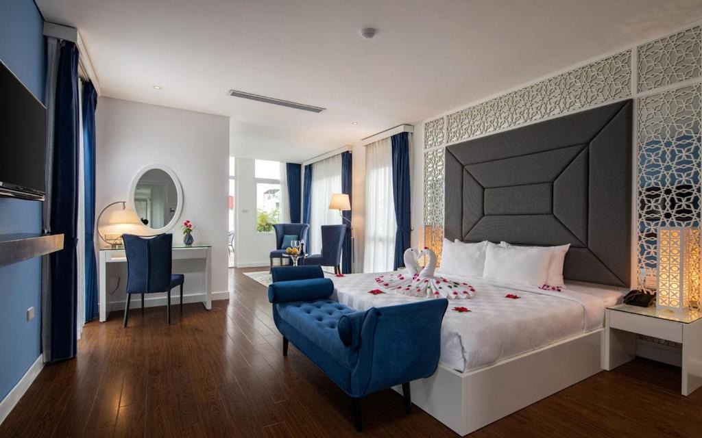 Old Quarter Hotel | Victor Metropolis Hotel & Rooftop Bar