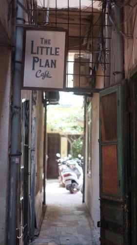 Hang Trong Apartment | Vintage Hanoi Apartment Walk to Old Quarter