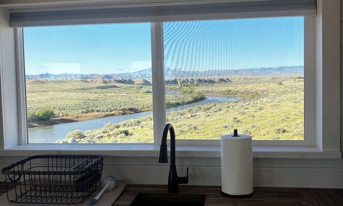 Clark Cabin | Yellowstone River View! Elegant and peaceful getaway with modern amenities!