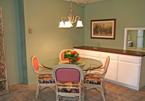 2 bdr, 2.5 bath, Townhouse Style Condo, Common Pool & Jacuzzi in Avalon