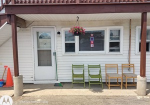 2 bedrooms with a shared pool. apt4 in Hampton
