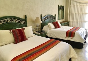 Better Than Perfect! - Luxury Condo On Medano Beach - Villa La Estancia in Cabo San Lucas