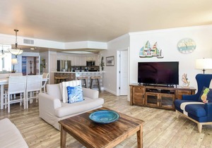 Cozy beachfront condo w/private balcony & elevator in Destin! ☀🌺🐚 in Destin
