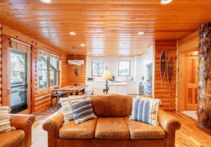 Discover Your Ideal Condo Escape: Free Shuttle, Private Hot Tub & BBQ Await! in Deer Valley