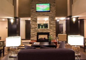 Equipped Studio with a Courtyard View + Free Breakfast | Just 4-Minutes from the Airport in Carlsbad