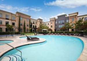 Free Breakfast Included! Pool & Hot Tub Access | King Studio in Carlsbad