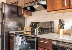Frontdesk | Central 1BR + Balcony Near City Market in Kansas City