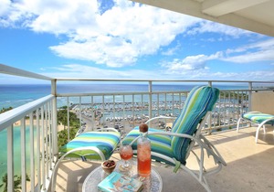 Panoramic Ocean Views Remodel - FREE Parking/Wi-Fi, AC, Washlet, Sleeps 6 in Honolulu
