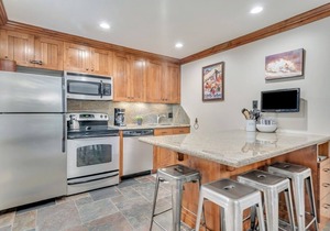 Walk to PC Mountain Village & Main Street! Heated Pool & Spa! Brand New Gym! in Park City