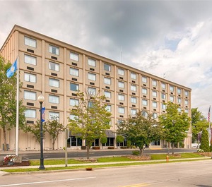 Riverfront Inn 