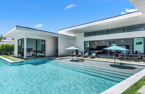 Indio House | 16 Luxury Villas for Private Resort-Style Retreats & Events | Bravo by AvantStay