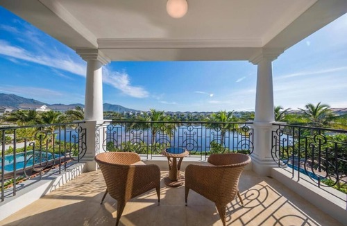 Nha Trang Villa | 2 bedroom villa located right next to the stunning beach on Hon Tre Island